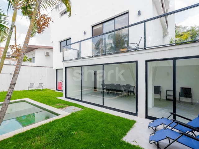 Casa com 450m² 5 quartos e 5 banheiros, à venda ou para alugar, no bairro Jardim das Bandeiras em São Paulo