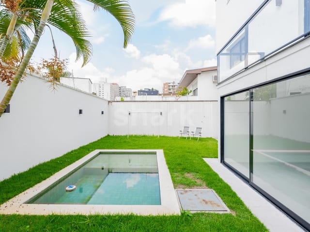 Casa com 450m² 5 quartos e 5 banheiros, à venda ou para alugar, no bairro Jardim das Bandeiras em São Paulo