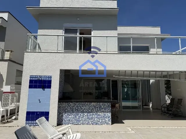 Casa com 420m² 4 quartos e 6 banheiros, à venda, no bairro Massaguaçu em Rua Hum