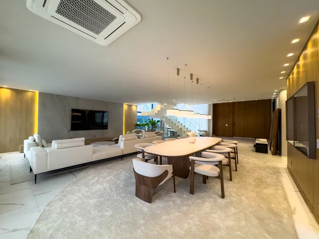 Casa com 1480m² 8 quartos e 12 banheiros, à venda, no bairro Barra da Tijuca em Rio de Janeiro
