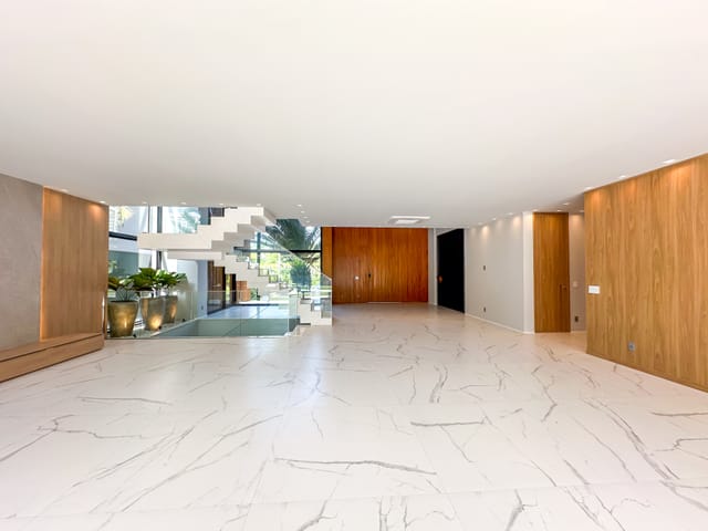 Casa com 1480m² 8 quartos e 12 banheiros, à venda, no bairro Barra da Tijuca em Rio de Janeiro