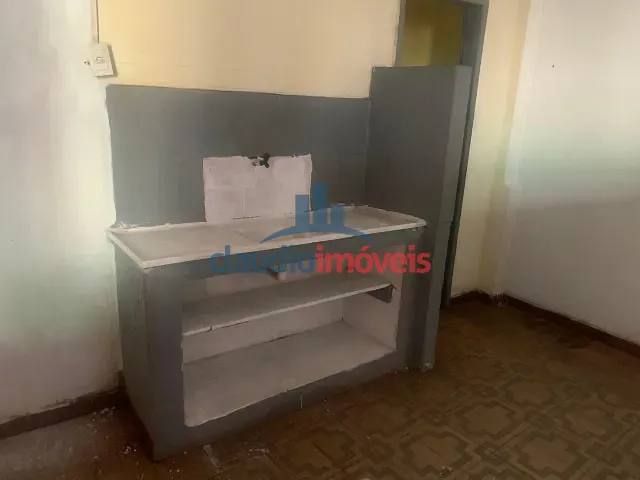 Casa 1 quarto e 1 banheiro, à venda, no bairro Vila Ursulino em Barra Mansa