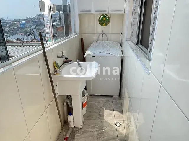 Casa com 270m² 2 quartos e 1 banheiro, à venda, no bairro Vila Martins em Carapicuíba
