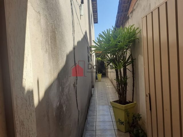 Casa com 125m², à venda, no bairro Conjunto Residencial Araretama em Pindamonhangaba