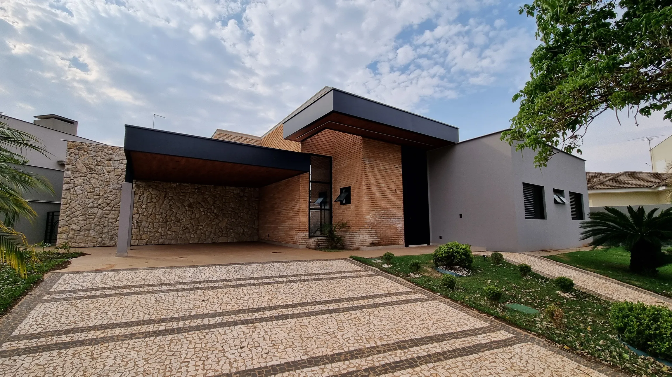 Casa, 4 quartos, 244 m² - Foto 2