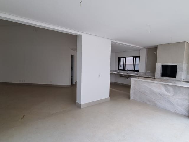 Casa com 516m² 4 quartos e 4 banheiros, à venda, no bairro Recanto do Salto em Londrina