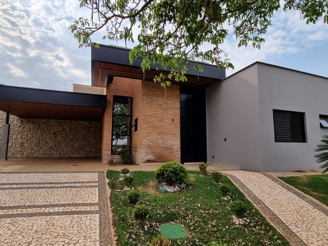 Casa com 516m² 4 quartos e 4 banheiros, à venda, no bairro Recanto do Salto em Londrina