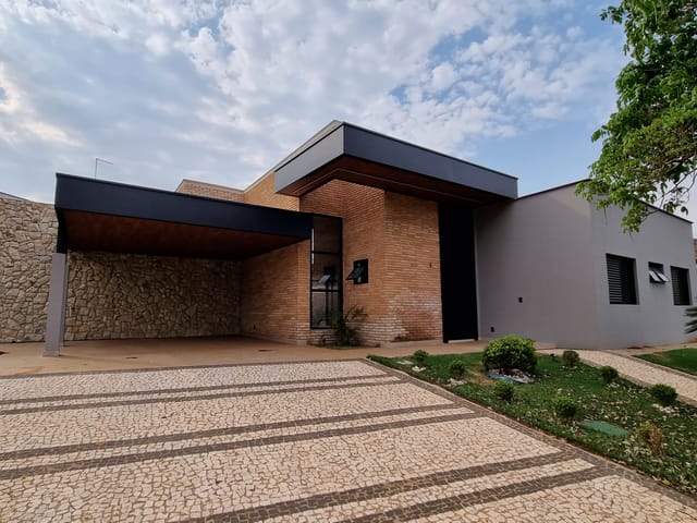 Casa com 516m² 4 quartos e 4 banheiros, à venda, no bairro Recanto do Salto em Londrina