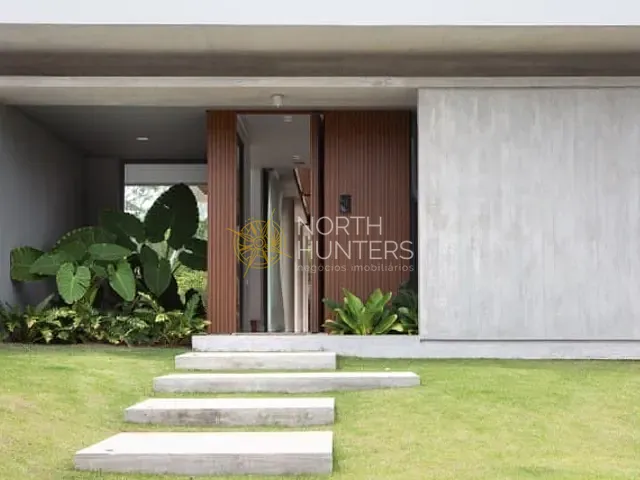 Casa com 740m² 4 quartos e 5 banheiros, à venda, no bairro Cachoeira do Bom Jesus em Florianópolis