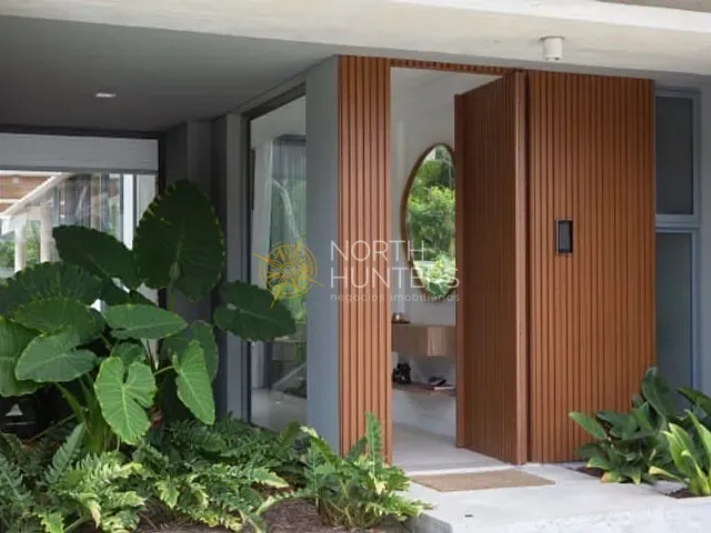 Casa com 740m² 4 quartos e 5 banheiros, à venda, no bairro Cachoeira do Bom Jesus em Florianópolis