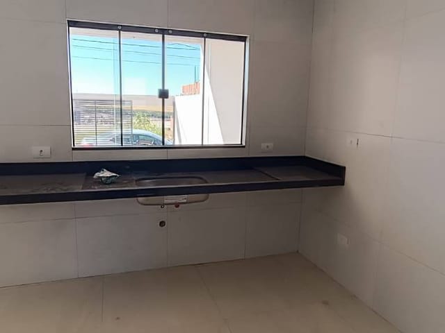 Casa 2 quartos e 1 banheiro, à venda, no bairro Jardim Europa 2 em Cambé