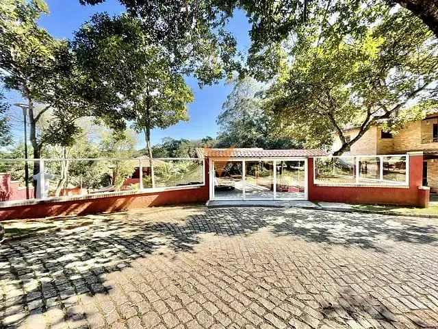 Casa com 2000m² 4 quartos e 5 banheiros, à venda, no bairro Chácara dos Lagos em Carapicuíba