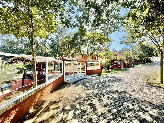 Casa com 2000m² 4 quartos e 5 banheiros, à venda, no bairro Chácara dos Lagos em Carapicuíba