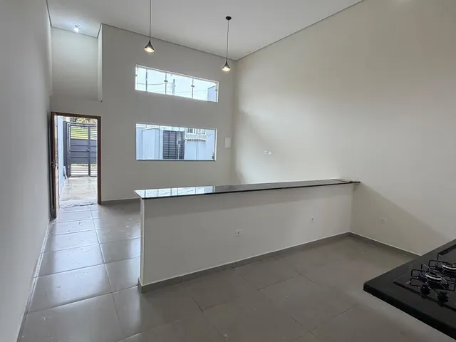 Casa 3 quartos e 2 banheiros, para alugar, no bairro Extremaville em Extrema