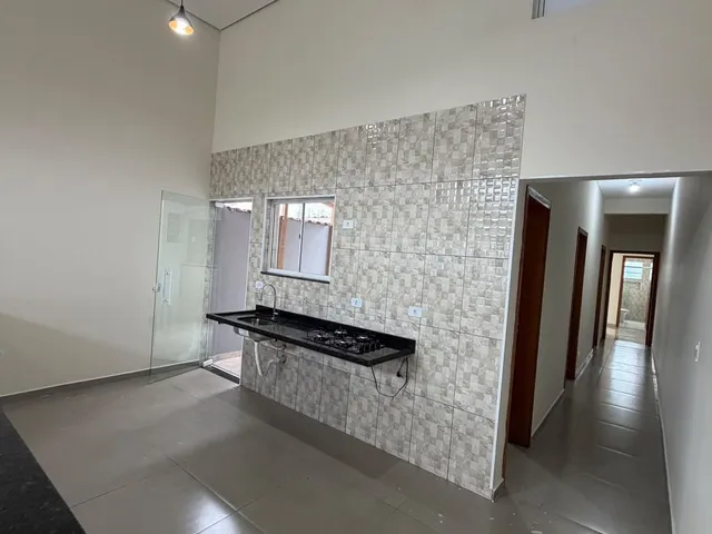 Casa 3 quartos e 2 banheiros, para alugar, no bairro Extremaville em Extrema