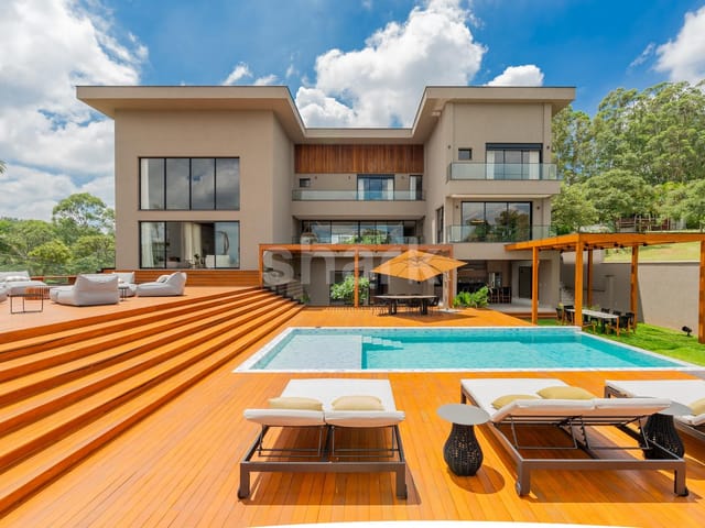 Casa com 1500m² 5 quartos e 7 banheiros, à venda, no bairro Residencial Tamboré em Barueri