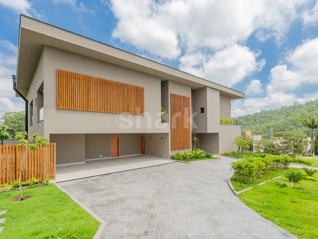 Casa com 1500m² 5 quartos e 7 banheiros, à venda, no bairro Residencial Tamboré em Barueri