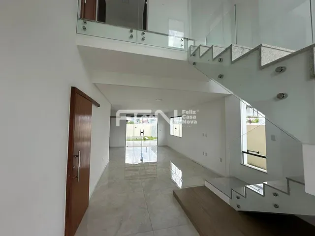 Casa com 293m² 4 quartos e 5 banheiros, à venda, no bairro Jardim Limoeiro em Camaçari