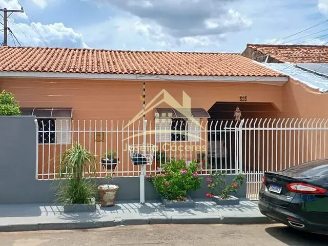 Casa com 188m² 3 quartos e 1 banheiro, à venda, no bairro Cristo Rei em Várzea Grande