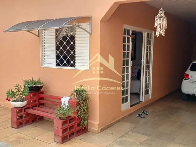 Casa com 188m² 3 quartos e 1 banheiro, à venda, no bairro Cristo Rei em Várzea Grande