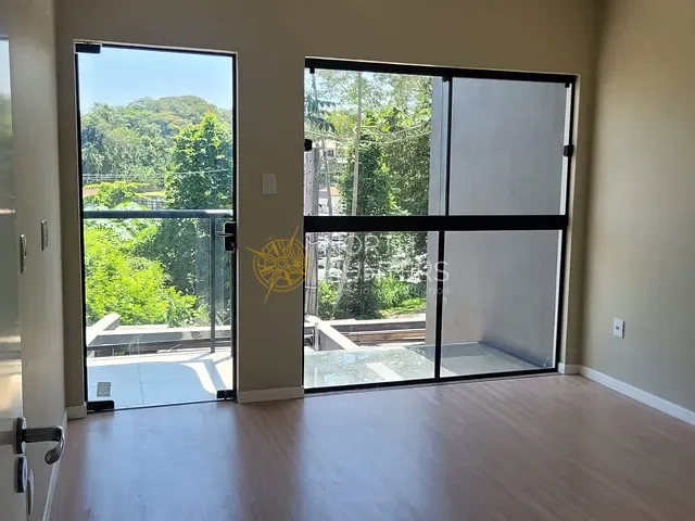 Casa com 142m² 3 quartos e 3 banheiros, à venda, no bairro Costa e Silva em Joinville