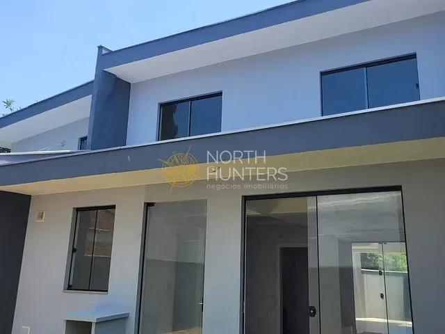 Casa com 142m² 3 quartos e 3 banheiros, à venda, no bairro Costa e Silva em Joinville