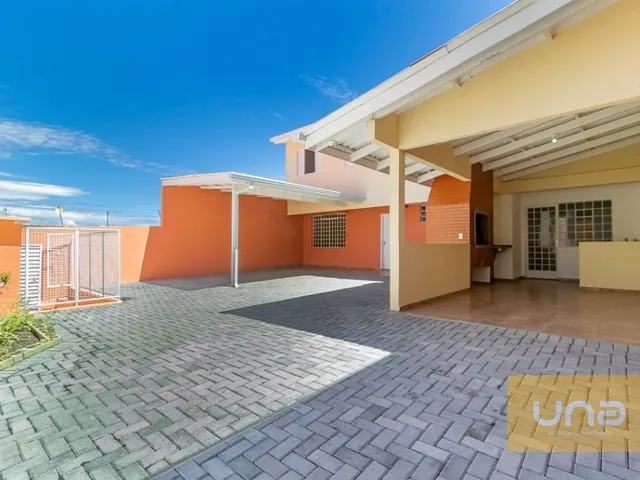 Casa com 197m² 3 quartos e 2 banheiros, para alugar, no bairro Uberaba em Curitiba