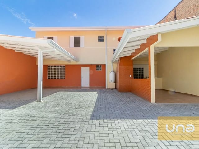 Casa com 197m² 3 quartos e 2 banheiros, para alugar, no bairro Uberaba em Curitiba