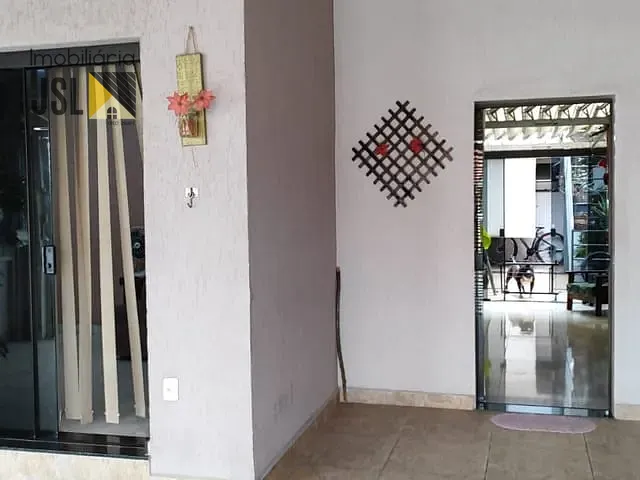 Casa com 150m² 3 quartos e 2 banheiros, à venda, no bairro Vila Bandeirantes em Caçapava