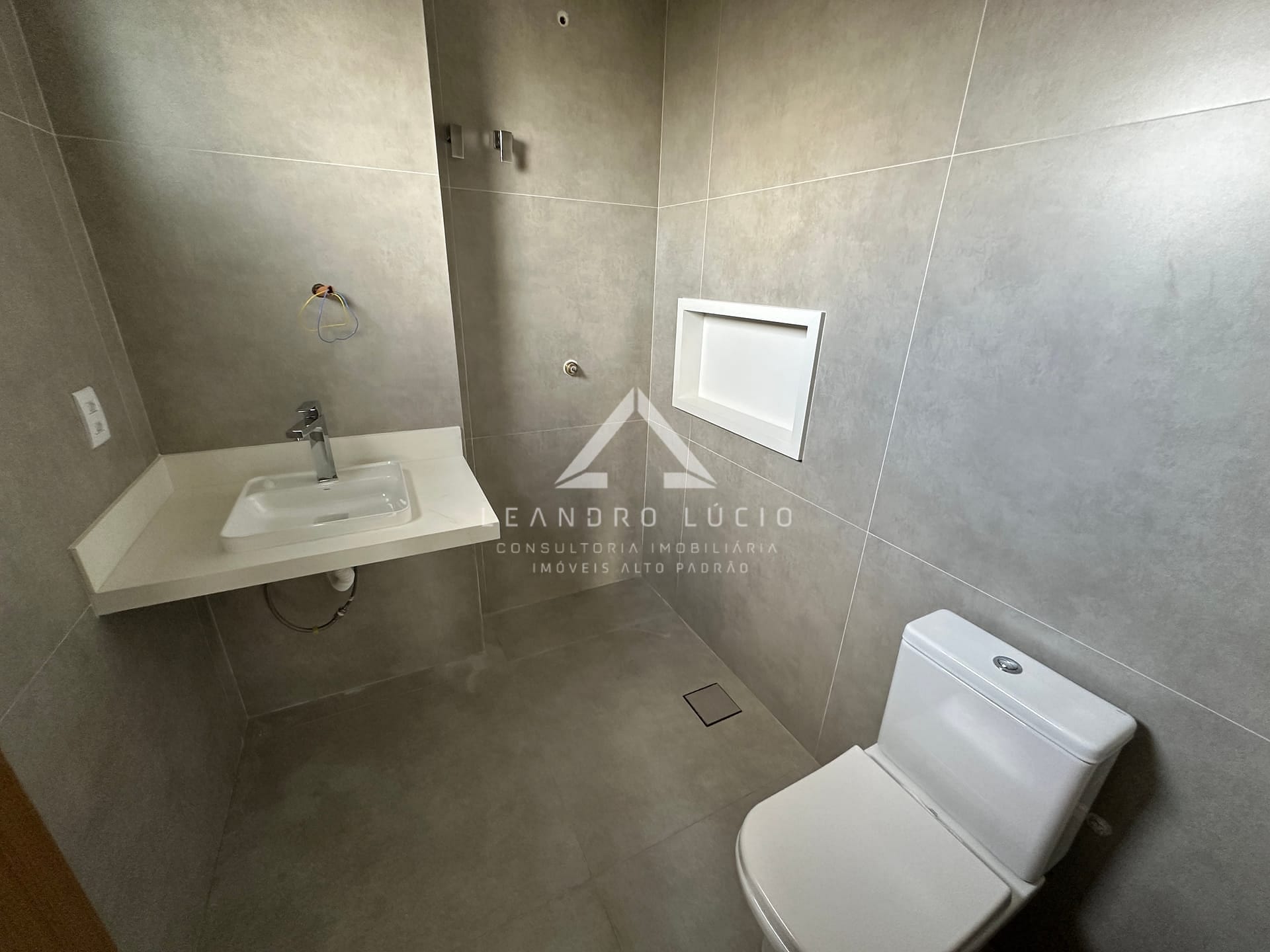 Casa à venda com 5 quartos, 351m² - Foto 30