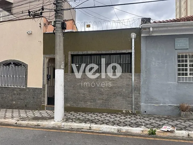 Casa 2 quartos e 2 banheiros, para alugar, no bairro Centro em Taubaté