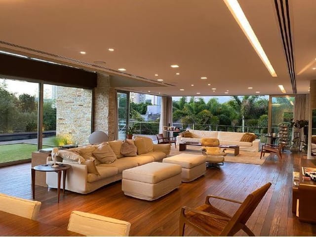 Casa com 1128m² 4 quartos e 6 banheiros, à venda, no bairro Alphaville em Barueri