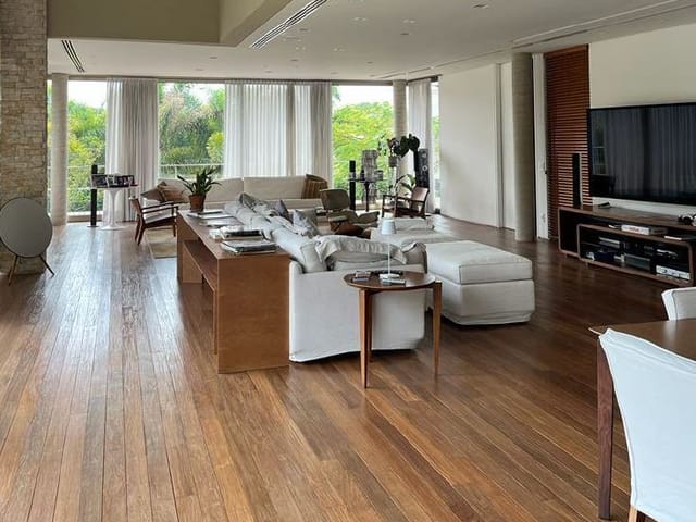 Casa com 1128m² 4 quartos e 6 banheiros, à venda, no bairro Alphaville em Barueri