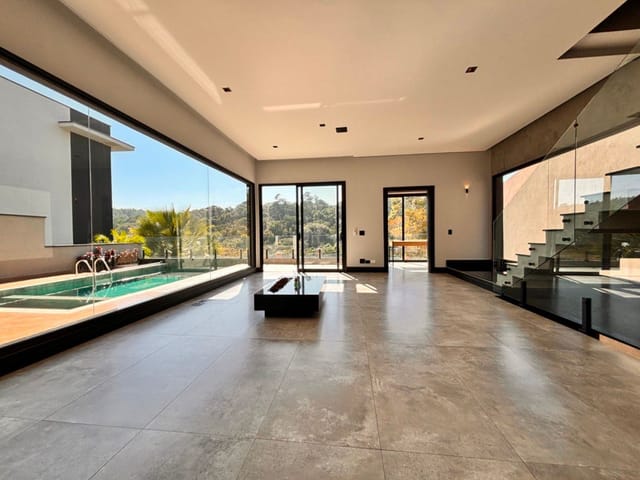 Casa com 441m² 4 quartos e 6 banheiros, à venda, no bairro Alphaville em Santana de Parnaíba