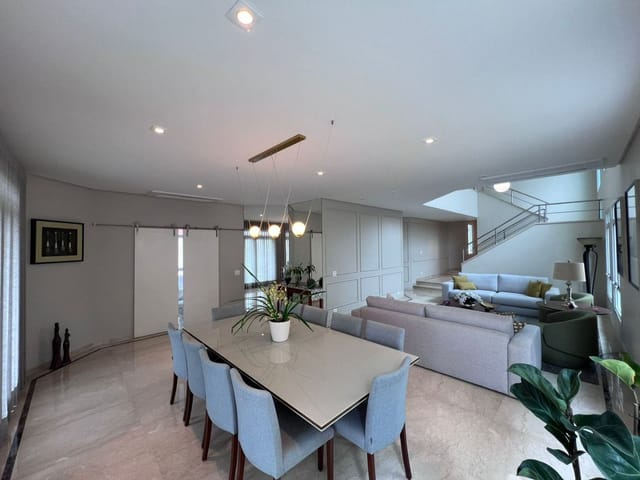 Casa com 450m² 4 quartos e 6 banheiros, à venda, no bairro Alphaville em Santana de Parnaíba