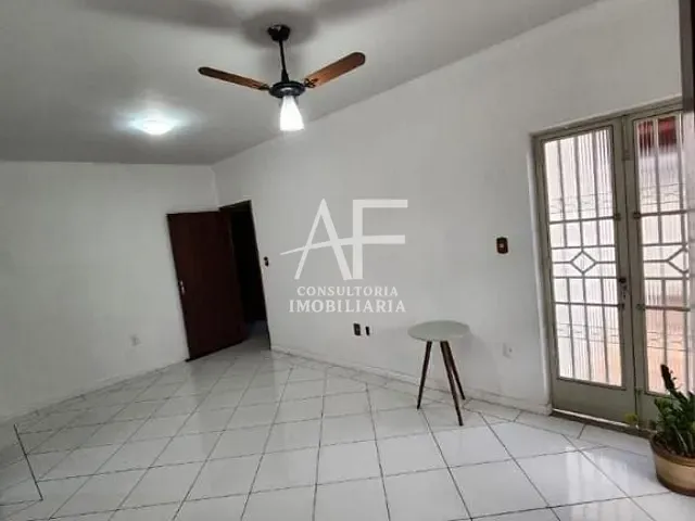 Casa com 273m² 2 quartos e 2 banheiros, à venda, no bairro Vila São José em Taubaté