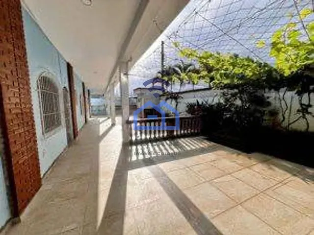 Casa com 314m² 3 quartos e 3 banheiros, à venda, no bairro Jardim das Palmeiras em Caraguatatuba