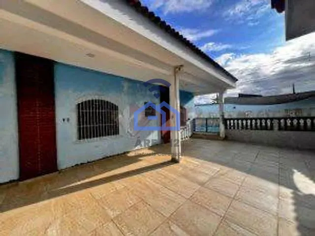 Casa com 314m² 3 quartos e 3 banheiros, à venda, no bairro Jardim das Palmeiras em Caraguatatuba