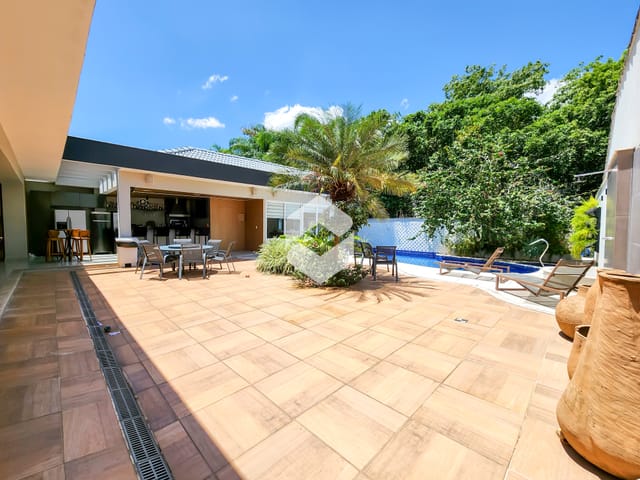 Casa com 600m² 5 quartos e 9 banheiros, à venda, no bairro Barra da Tijuca em Rio de Janeiro