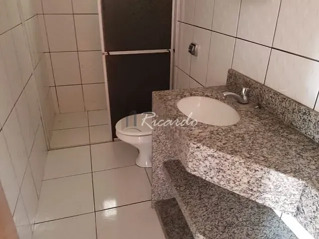 Casa 2 quartos e 1 banheiro, para alugar, no bairro Vila Sampaio em Arapongas