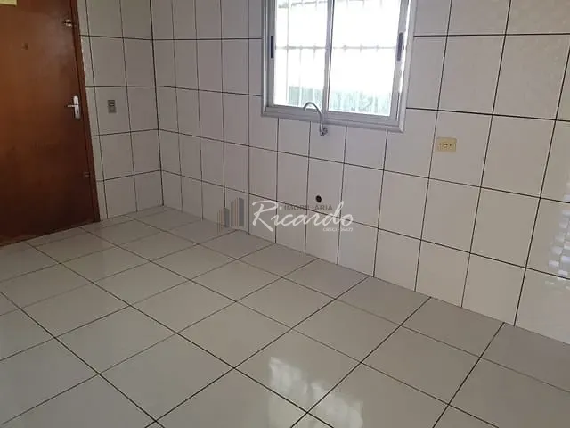 Casa 2 quartos e 1 banheiro, para alugar, no bairro Vila Sampaio em Arapongas