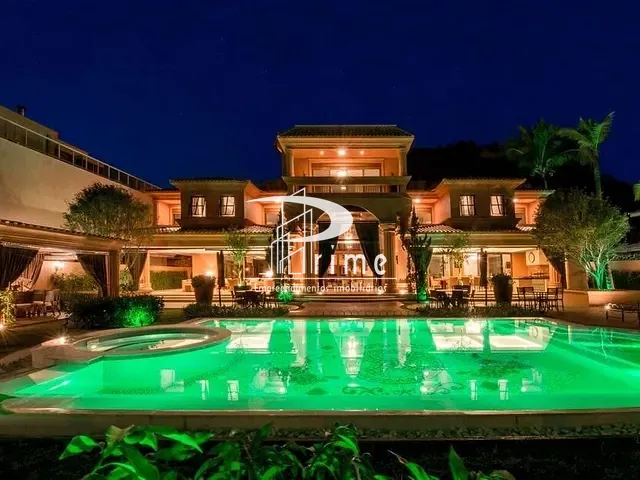 Casa com 1362m² 6 quartos e 8 banheiros, à venda, no bairro Praia Vermelha (Mambucaba) em Angra dos Reis