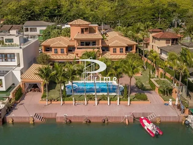 Casa com 1362m² 6 quartos e 8 banheiros, à venda, no bairro Praia Vermelha (Mambucaba) em Angra dos Reis