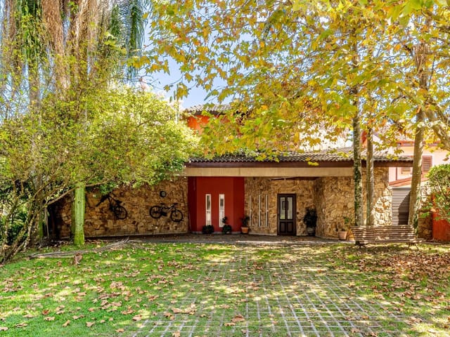Casa com 500m² 4 quartos e 6 banheiros, à venda, no bairro Alphaville em Santana de Parnaíba