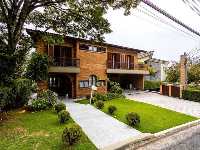 Casa com 706m² 4 quartos e 6 banheiros, à venda, no bairro Alphaville em Santana de Parnaíba
