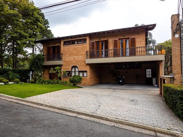 Casa com 706m² 4 quartos e 6 banheiros, à venda, no bairro Alphaville em Santana de Parnaíba