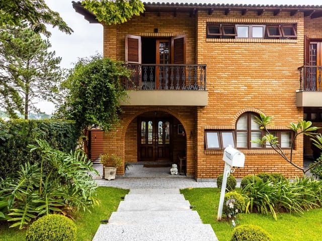 Casa com 706m² 4 quartos e 6 banheiros, à venda, no bairro Alphaville em Santana de Parnaíba