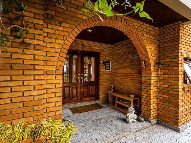 Casa com 706m² 4 quartos e 6 banheiros, à venda, no bairro Alphaville em Santana de Parnaíba