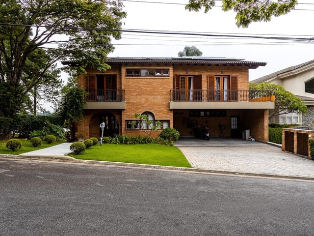Casa com 706m² 4 quartos e 6 banheiros, à venda, no bairro Alphaville em Santana de Parnaíba