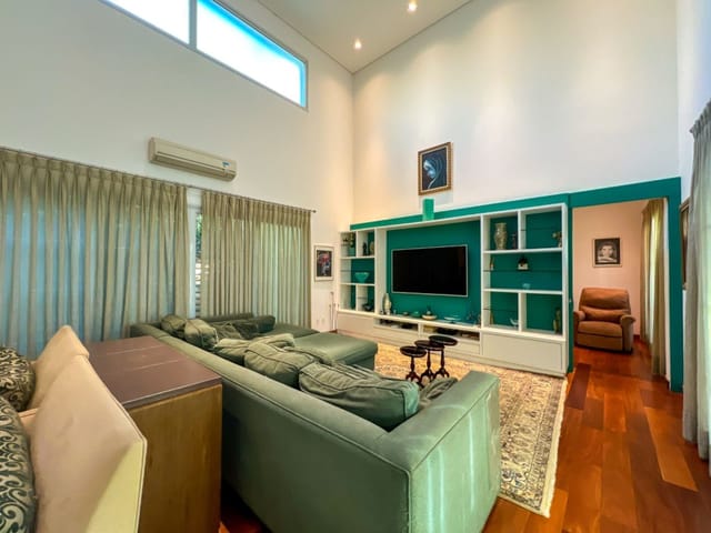 Casa com 980m² 3 quartos e 8 banheiros, à venda, no bairro Alphaville em Santana de Parnaíba